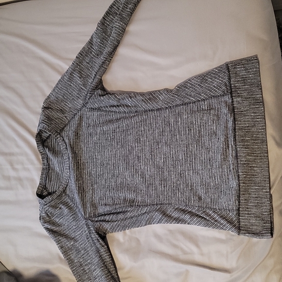 Lululemon thicker long sleeve - Picture 2 of 4